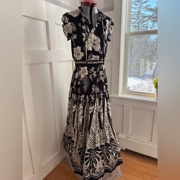 Rachel Zoe Dresses & Skirts - Rachel Zoe Black and White Floral Maxi Dress Size Medium